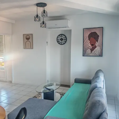 F1 220 Metre De La Gare דירה פרפיניין