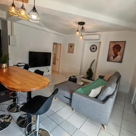 דירה F1 220 Metre De La Gare *