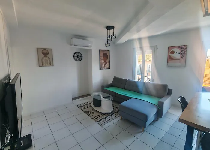 F1 220 Metre De La Gare *