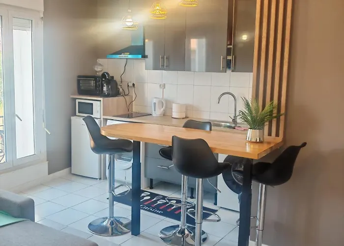 F1 220 Metre De La Gare Apartament *