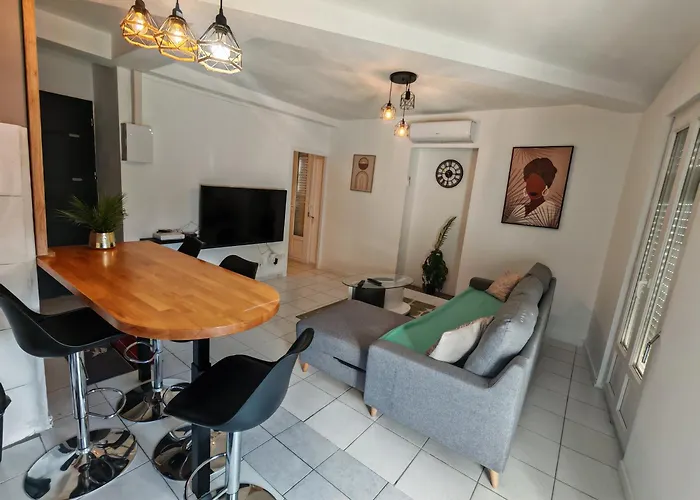 דירה F1 220 Metre De La Gare *